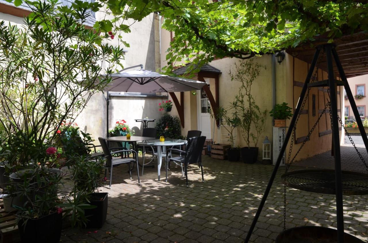 Altes Winzerhaus - Ferienhaus Burgen  Esterno foto