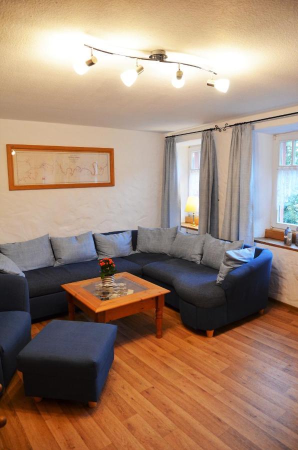 Altes Winzerhaus - Ferienhaus Burgen  Esterno foto